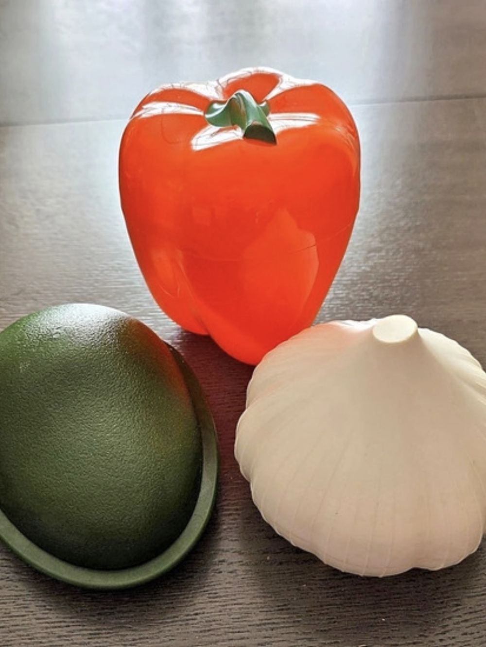 Produce Keepers Lot Garlic Avocado Bell Pepper Food Storage Containers